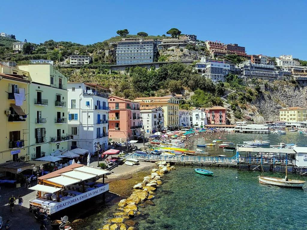 La Quiete A Un Passo Dal Centro Leilighet Sorrento Eksteriør bilde